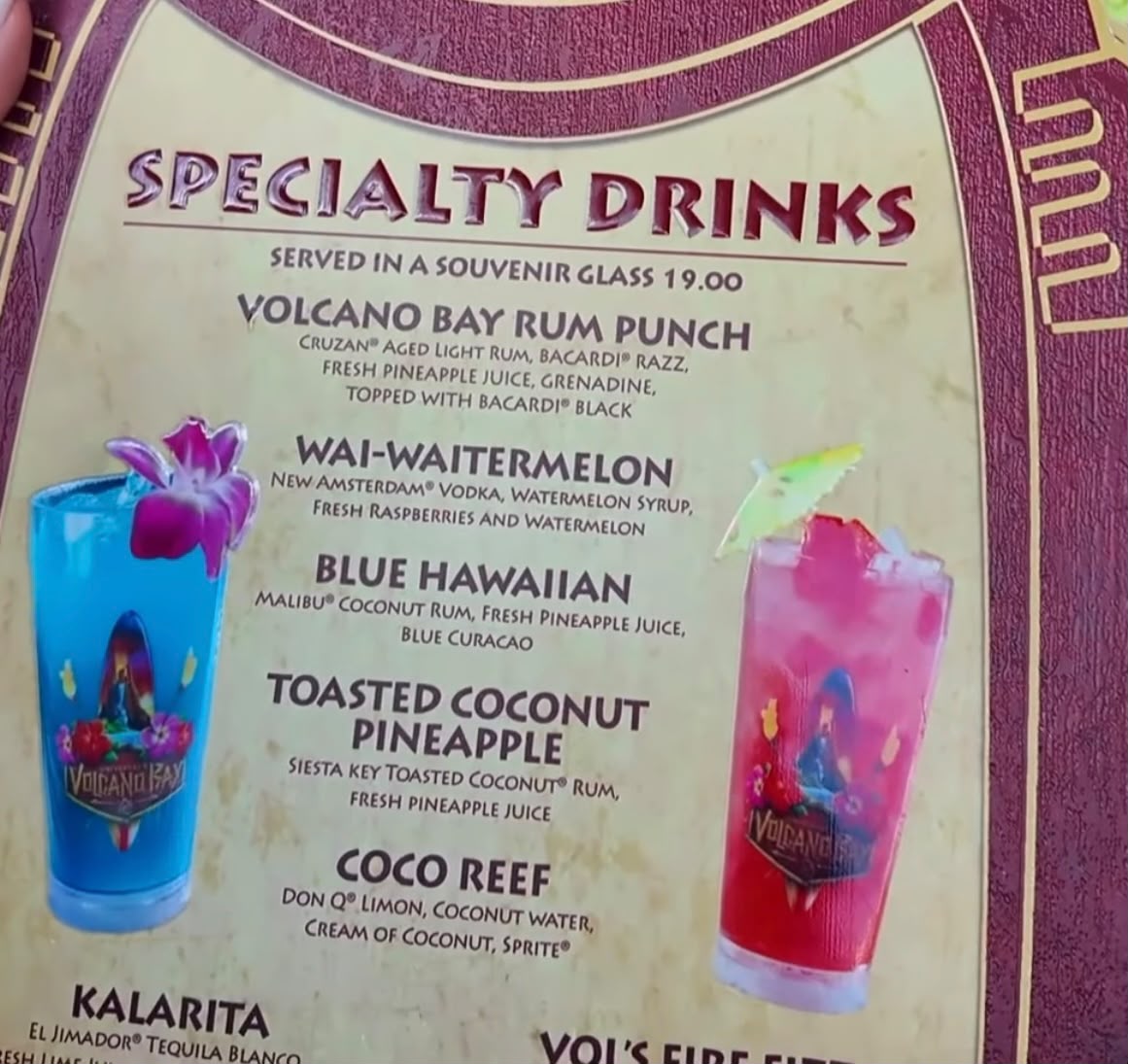 Cardápio de drinks especiais do Volcano Bay